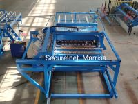 Automatic welded mesh panel machine to make fence