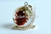 Resin jewellery with real plants and silver